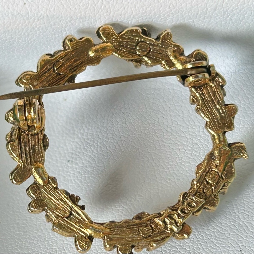 Vintage Signed TACOA Art Nouveau Floral Brooch Pin w/ Faux Pearls Open Circle - Picture 3 of 11
